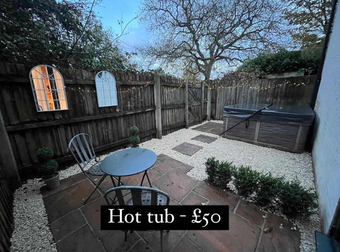 Appartamento The Hideaway, Hot Tub Henley-in-Arden Esterno foto